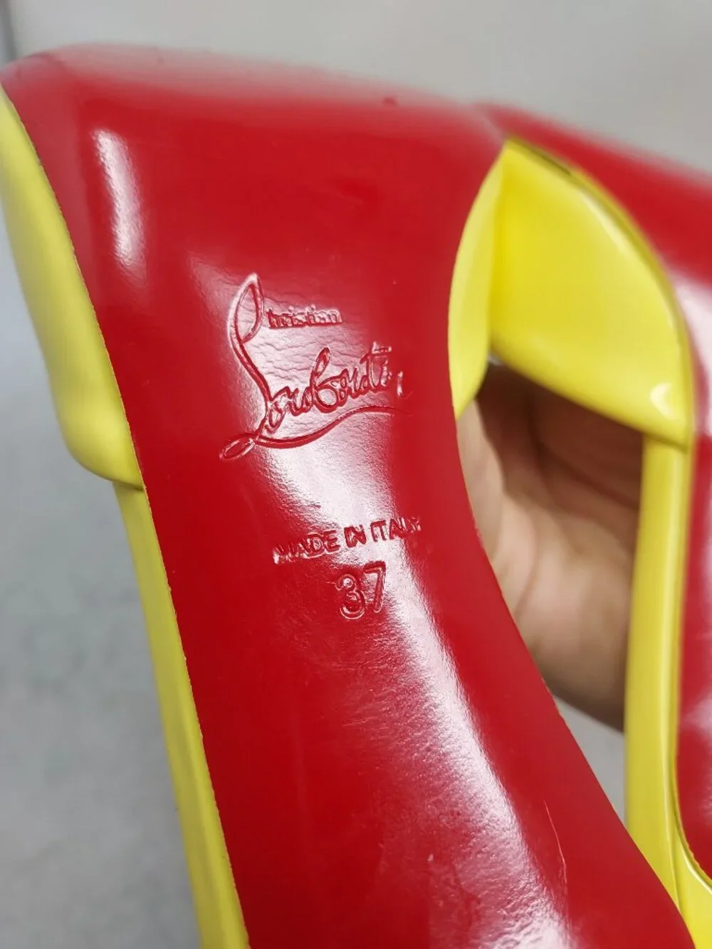 CHRISTIAN LOUBOUTIN Me Dolly Patent Yellow Heel Sandal